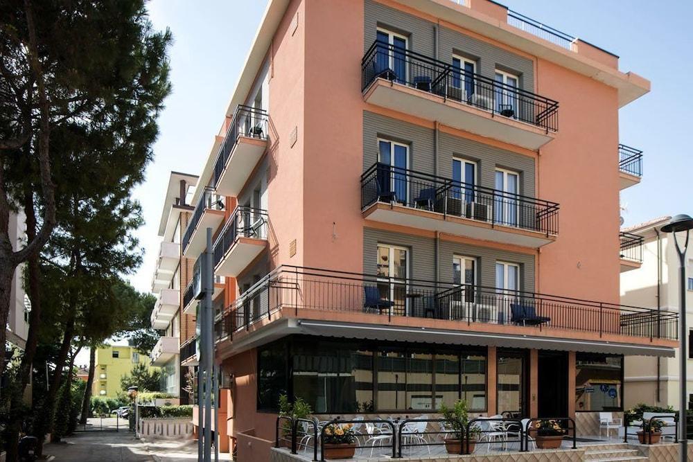 Hotel Scarlet Rimini Exterior photo