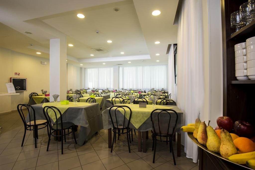 Hotel Scarlet Rimini Exterior photo