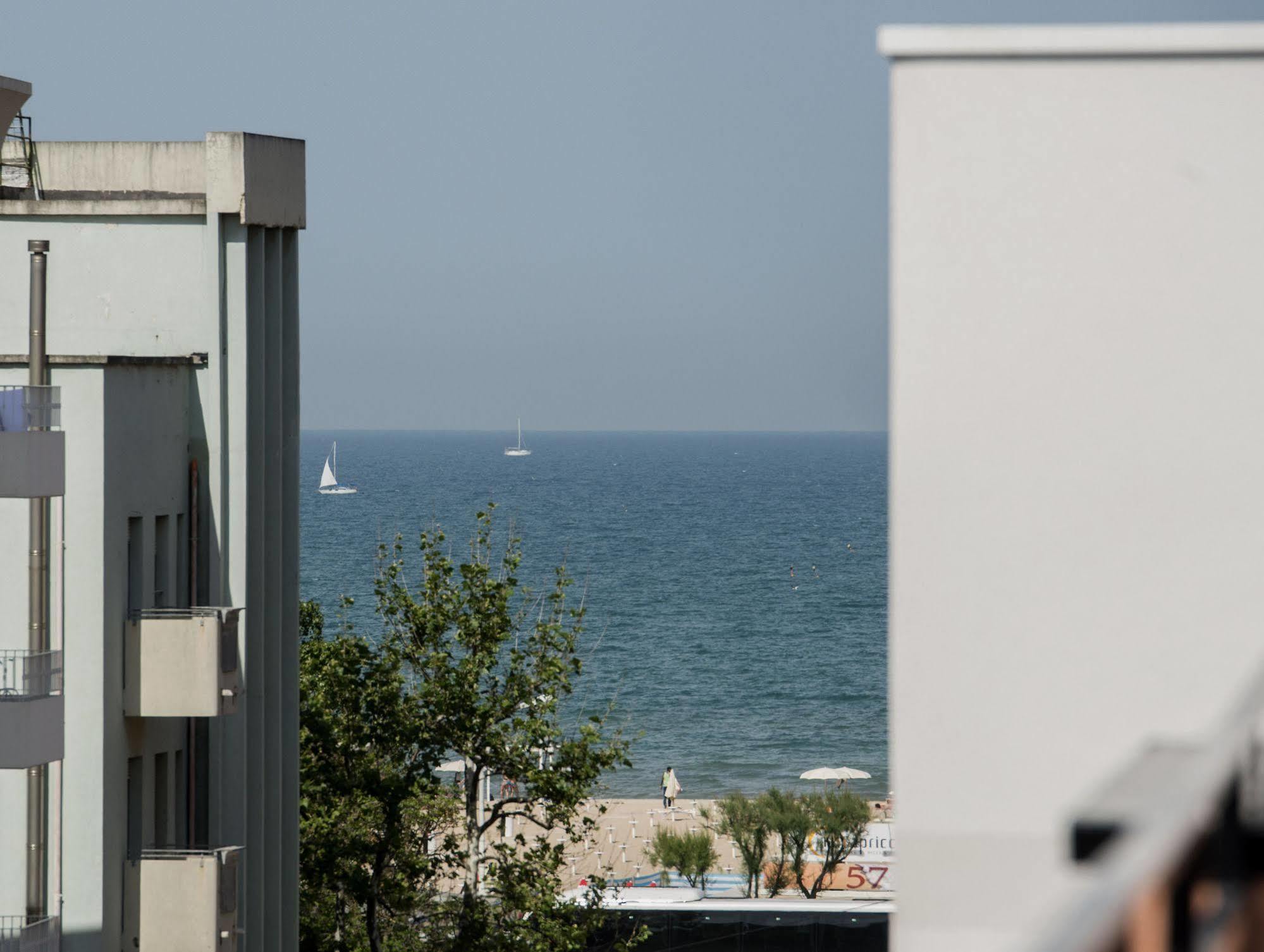 Hotel Scarlet Rimini Exterior photo